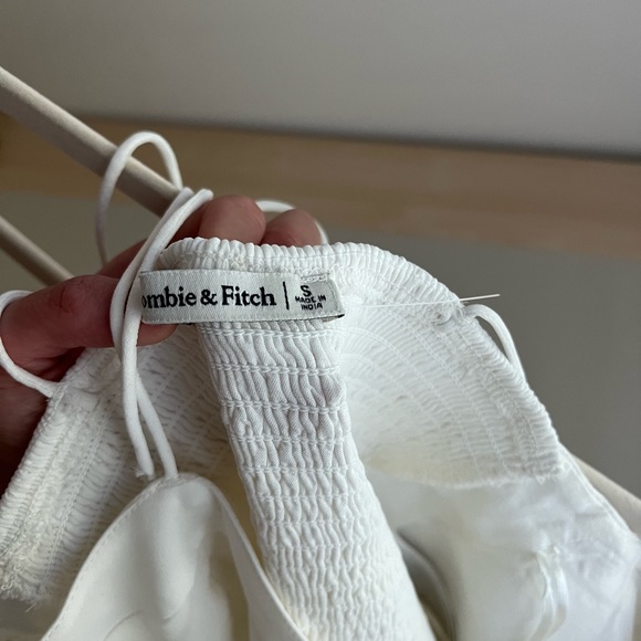 Abercrombie & Fitch Tie-Strap V-Neck Size Small - Picture 4 of 11